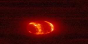 既然哈勃望远镜可以看到几亿年之外，那么用它来看月球，火星可以有多清晰？