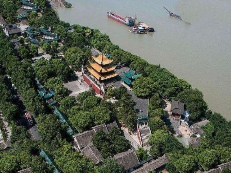 中国四大名楼：蓬莱阁 、滕王阁、黄鹤楼、岳阳楼