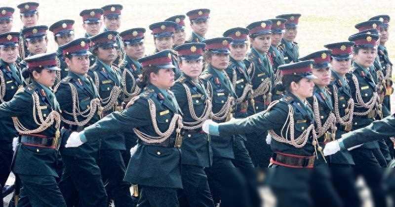 全球奇闻异事大赏：豪宅似鬼屋、古印度装甲裤重现