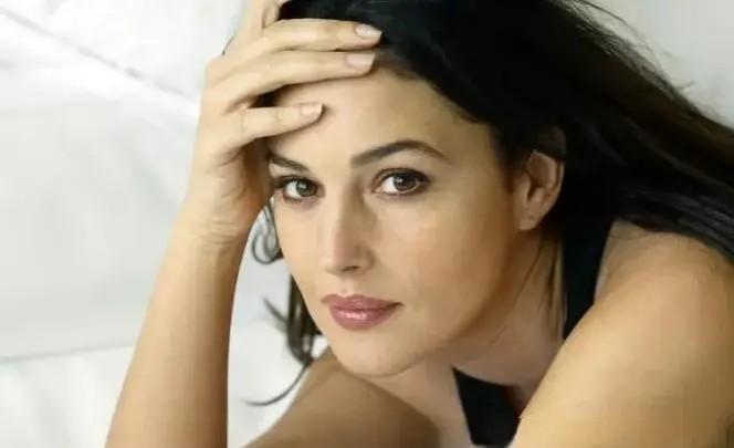 世界奇闻惊呆眼球！深度解密离奇事件！带你探秘不可思议