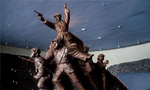 淮海战役纪念雕像