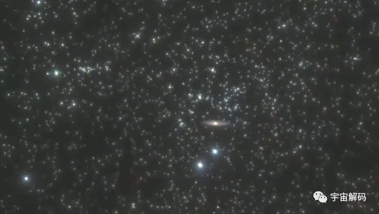 宇宙有多空旷？假如把宇宙比作一个房子，星系会有多大？