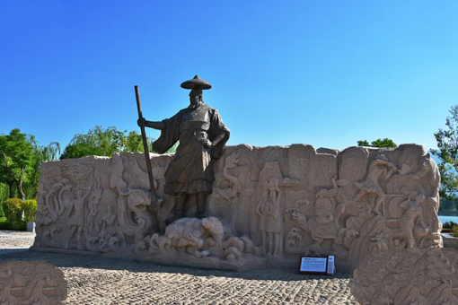 25亿年前芯片化石出土，引发思考人类或非首个地球文？